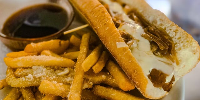 THE FRENCH DIP (Served w/ truffle fries).